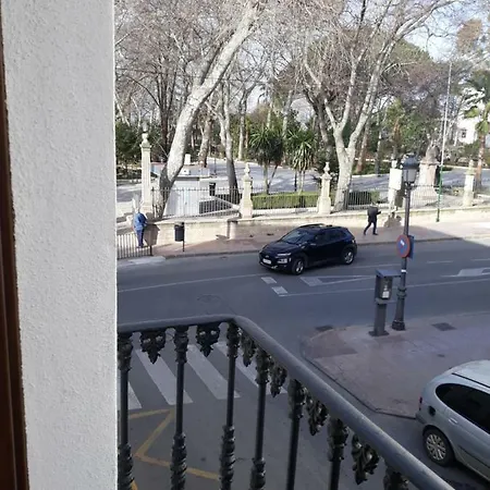 Puerta Alameda Lägenhet *